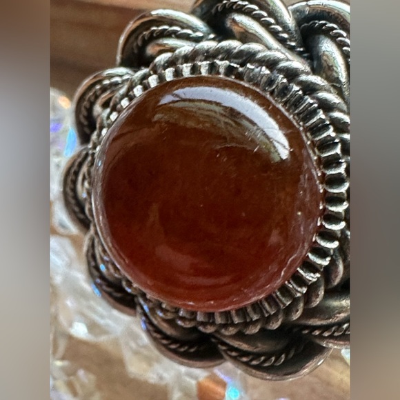 Silver Tone Ring Set With a cabochon Amber
 Size 8￼ - Picture 13 of 14